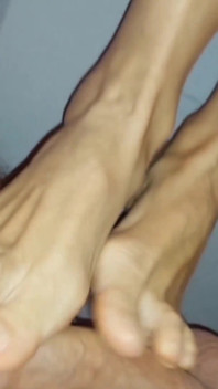 Istri Pirang Amatir Menikmati Fetish Kaki Dan Vagina Creampie
