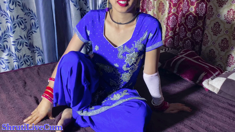 ShrutiLiveCum: Chica india caliente del pueblo