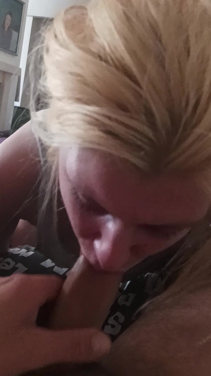 vuana: Bini amatur menghisap zakar besar blowjob deepthroat