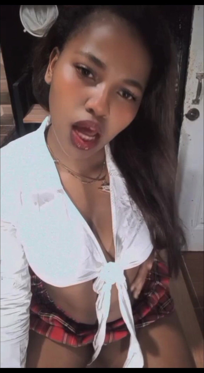 Minayi: Vaše brunetka na tebe čekala