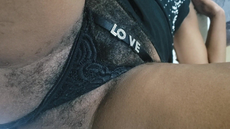 Lovemina: prakritik bush premi, hot chodne laayak mammi baalon vaali choot...
