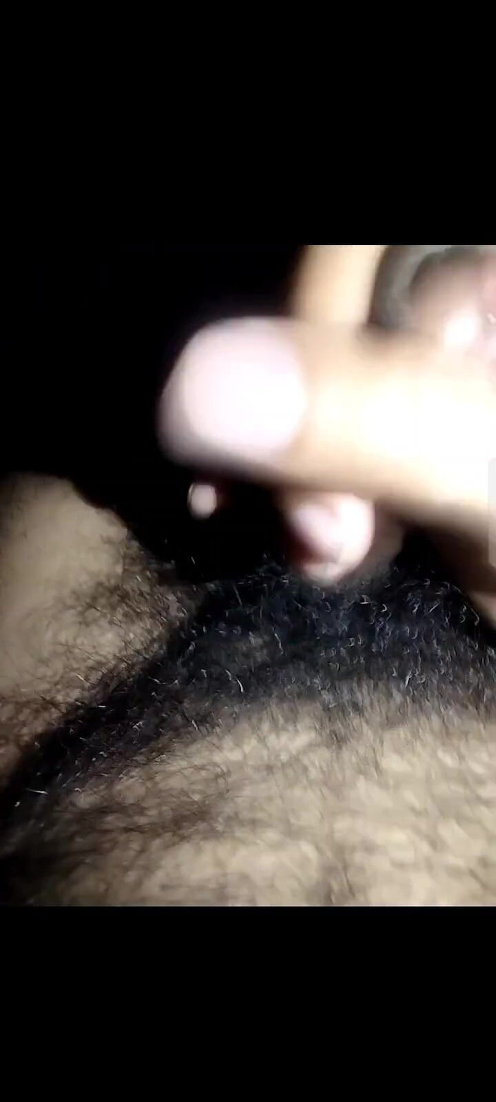 Hot_bobby: Nieuw-Zeelandse jongen sluit ruige masterbate