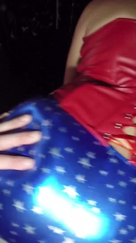 Natacha Guapa ist Wonder Woman, gefangene im haus des sex