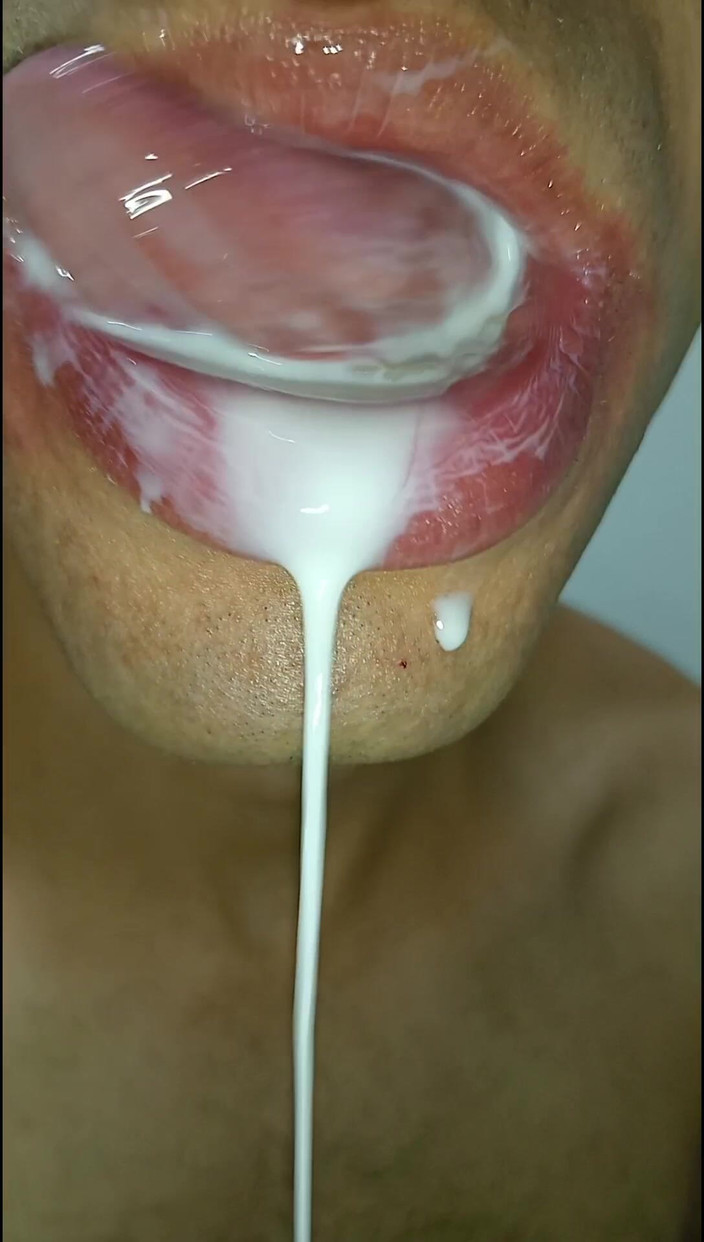 Rey rey: J’adore le sperme dans ma bouche