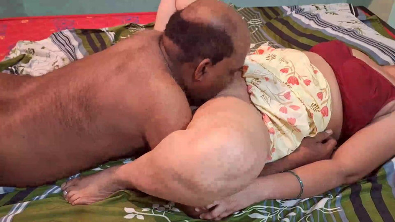 Sexy sindu: Моя подруга занимается сексом в хорошеньком платье