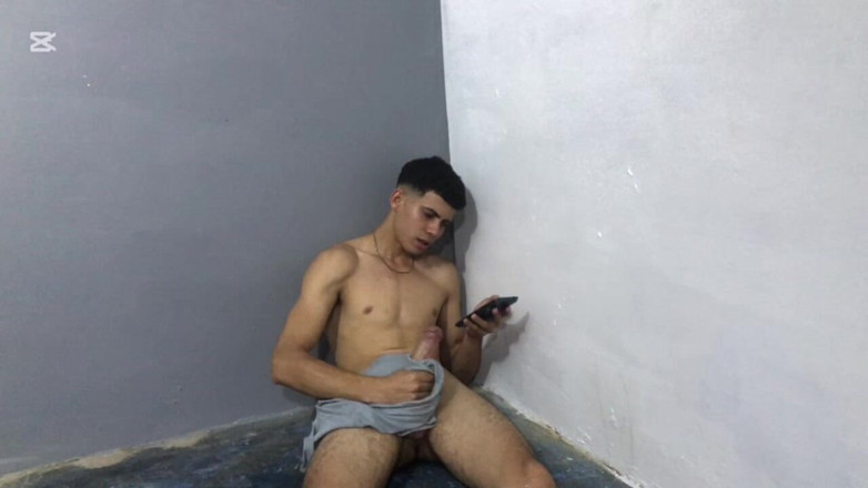 krisbadboy: Tânărul pictor are parte de o pulă erectă