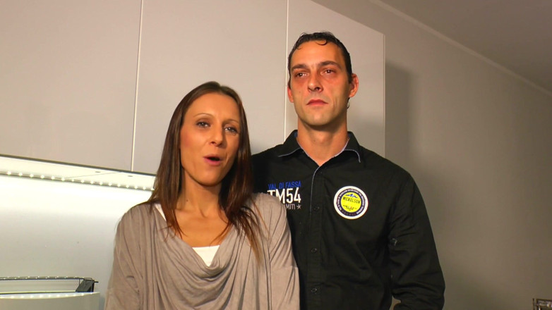 German amateur - 100% German hardcore videos: Brunetă slabă futută în acțiune cu schimb de parteneri