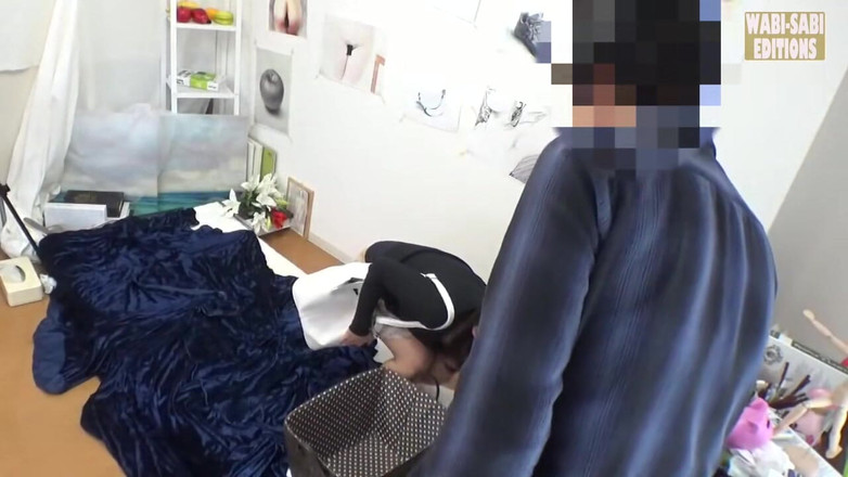 Wabi-Sabi Editions: Donna sposata assunta come modella d'arte nuda che viene trascinata...