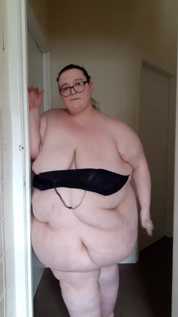 SSBBWLadyBrads: Îmi place să mă dezbrac