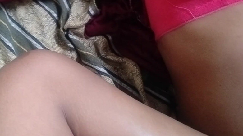 Devika Singh: Desi dívka sex video sama s tvrdým sexem