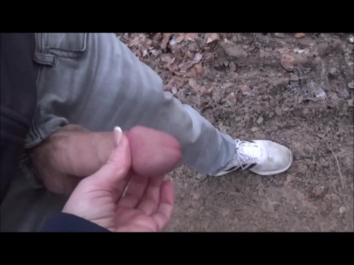 Asia: Forest walk handjob in close up