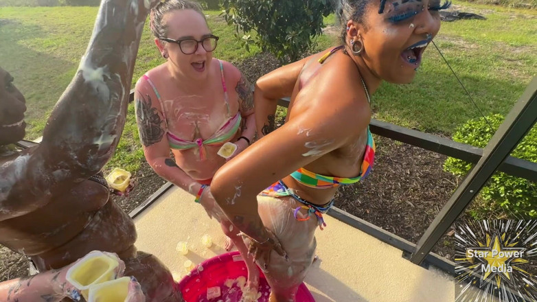 Savanna star: Creamy Custard Playtime: Savanna, Giana, Bleu &amp; Livie Get Messy