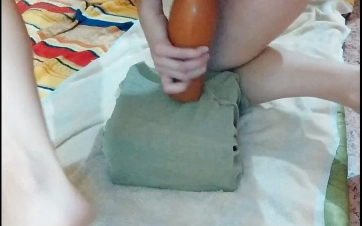 Lizaveta: Meu solo quente com um enorme vibrador