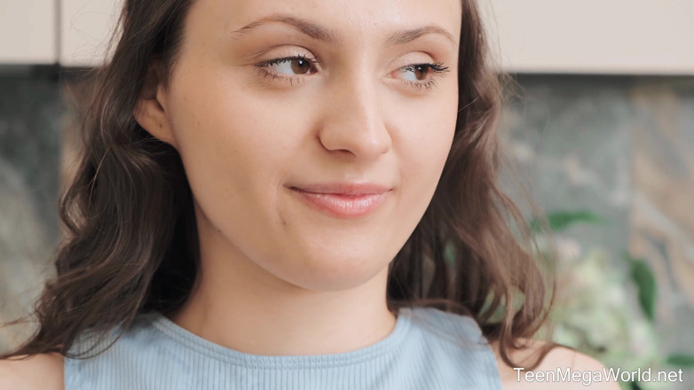 Teen Mega World: Orgasme solo selepas senaman