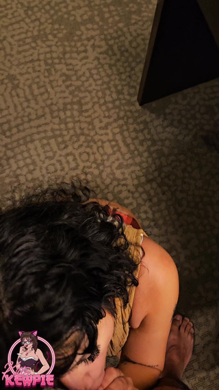 Kitty Kewpie Korner: Đụ một người hâm mộ tháng 9