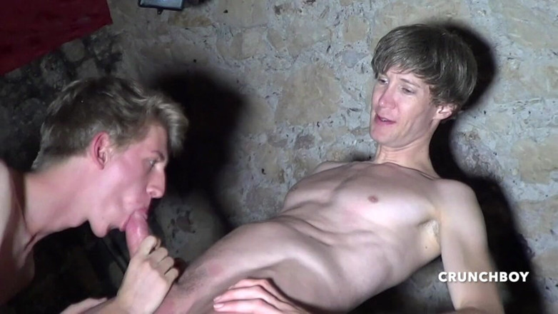 MEN BIG COCKS FUCKERS: Iinnocent twink bị con cu xxl của cậu bé lớn...