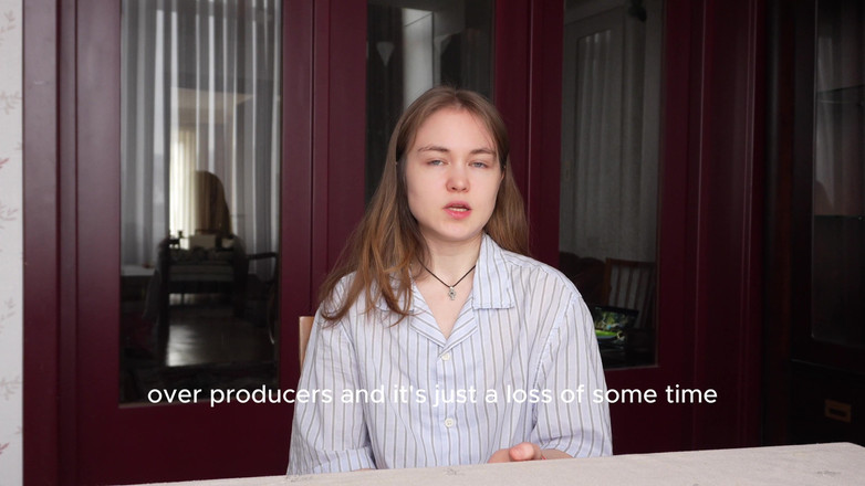 Kira Stone: Como se um pênis ficasse horas em pé??? Eu também...