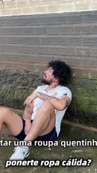 可怜的乞丐被放荡的家庭主妇干