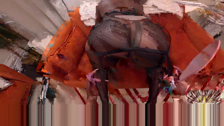 Star Power Media: Золота Богиня Розв'язує Покарання На Днищі Тяги Omgiana