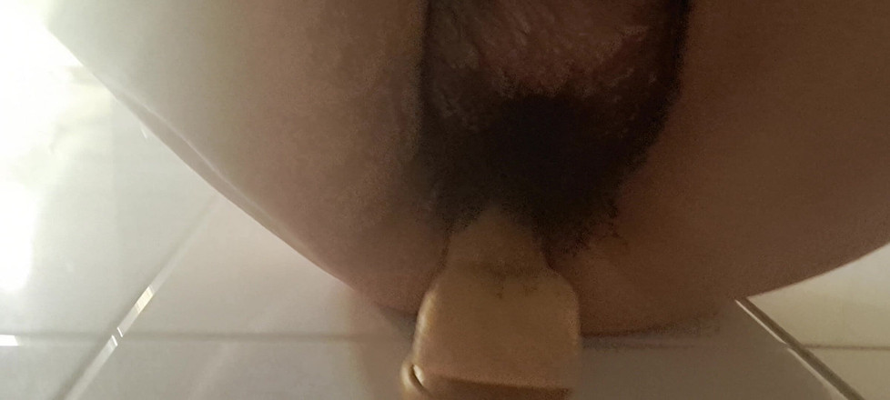 Mommy big hairy pussy: 継母がバスルームでディルドでファック