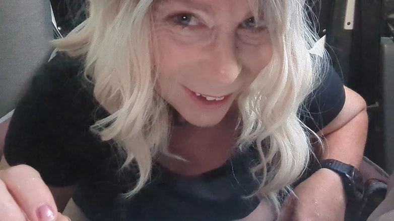 NikkiGee: Nikki on Tour