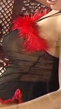 Madura morena milf complace a su hombre con profundo oral