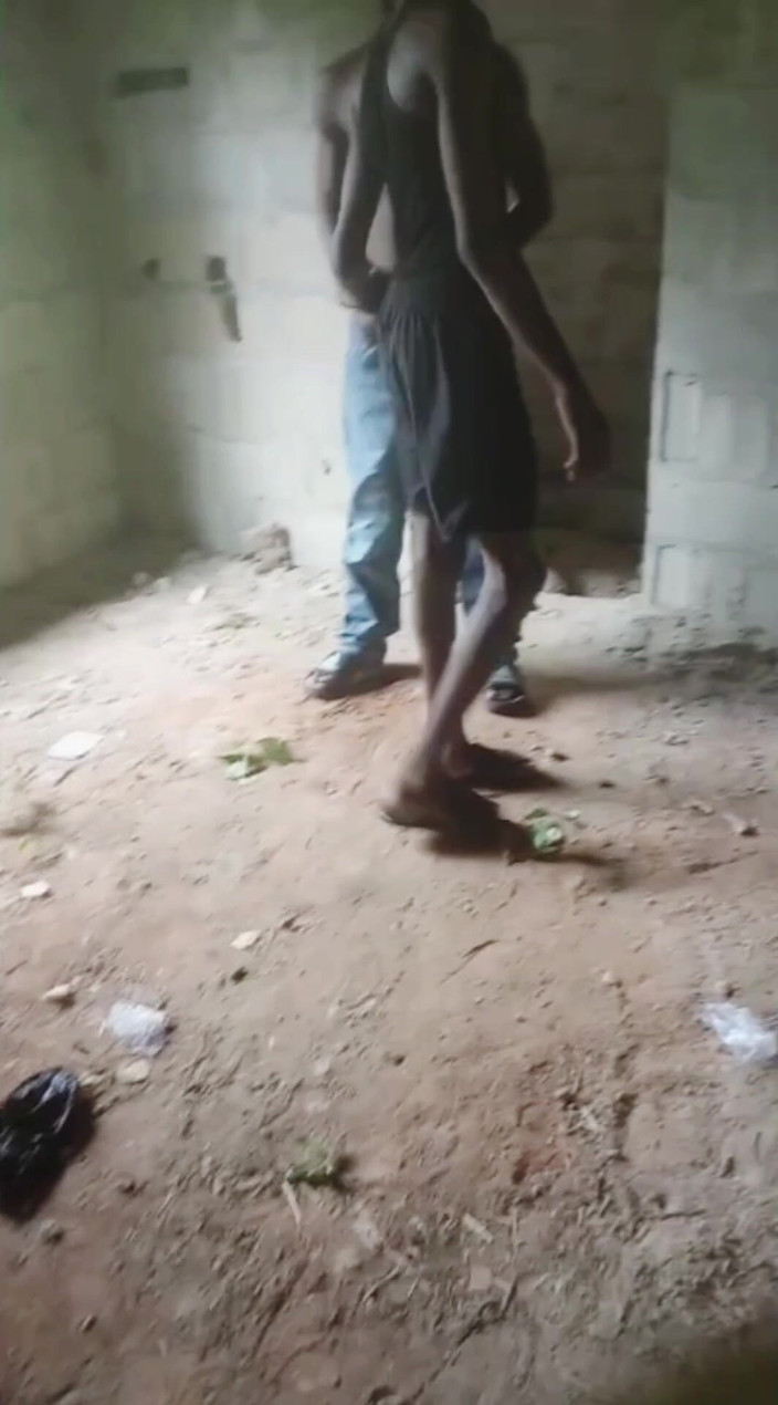 BLACKSHOOTERR: Pakcik besar mengongkek abang tiri tiri di bangunan yang tidak...