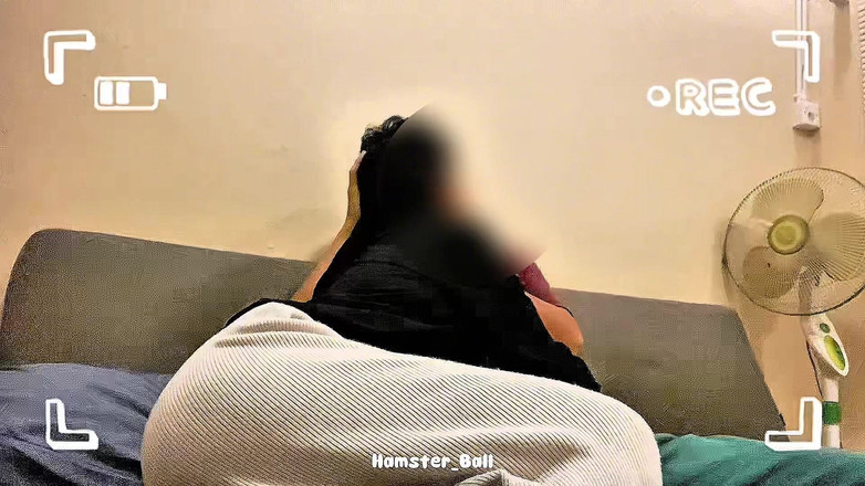 Hamster_Ball: 거실에서 오럴을 배우는 아마추어 카메라 여대생과 남친