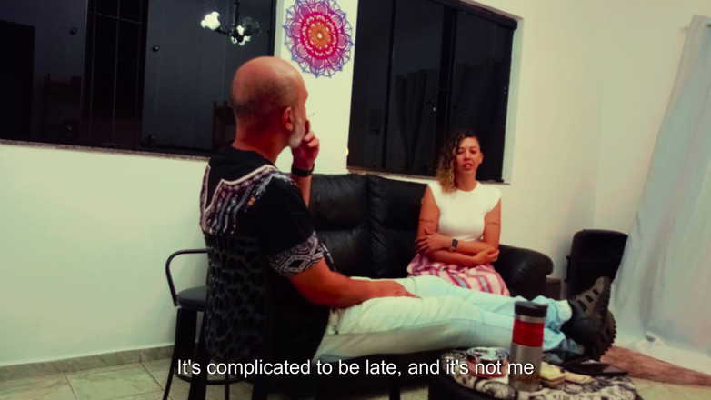 Victor SweetCoupleStories: A esposa religiosa devia dinheiro ao agiota.