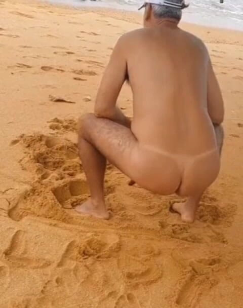 Ladysilvas: Naked Ladysilva on the Beach Showing off Her Tanned Hot...