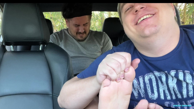 Ticklish Chubs: Ujian gelincir Puteri