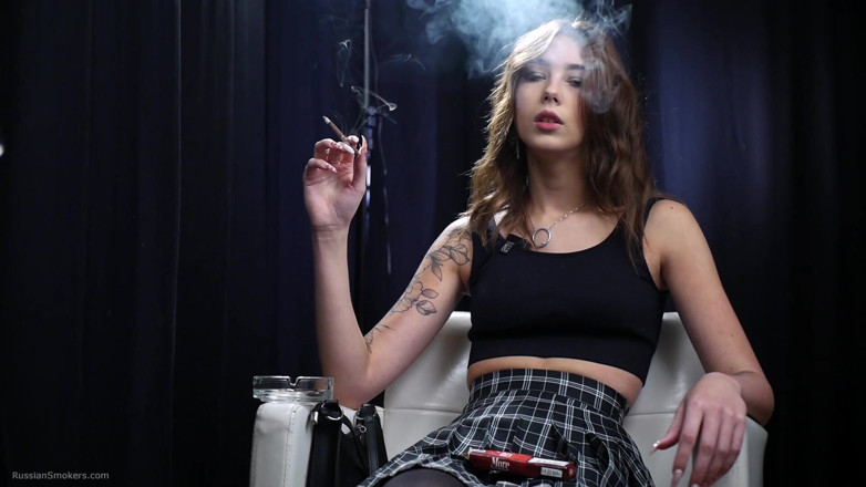 Russian Smokers: 19 Years Old Brunette Is Smoking 100mm Cork Cigarette