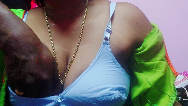 Desi Mohini: Heiße und saftige indische indische frau betrügt mit verheirateten jungen
