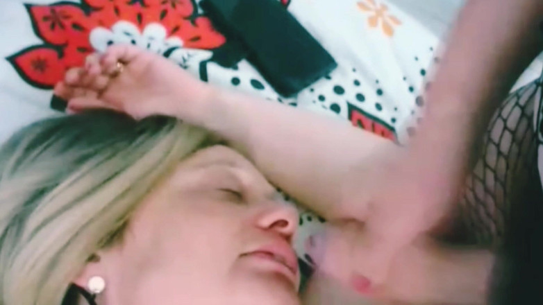 Nady-So: Ela Pega a Minha, Pega a Bunda Dela, Ela Na...