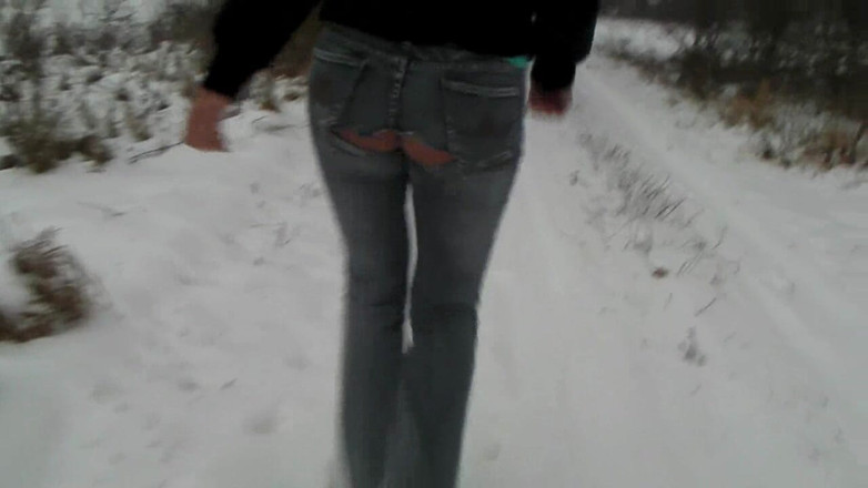 Aische Pervers: Durch jeans angepisst