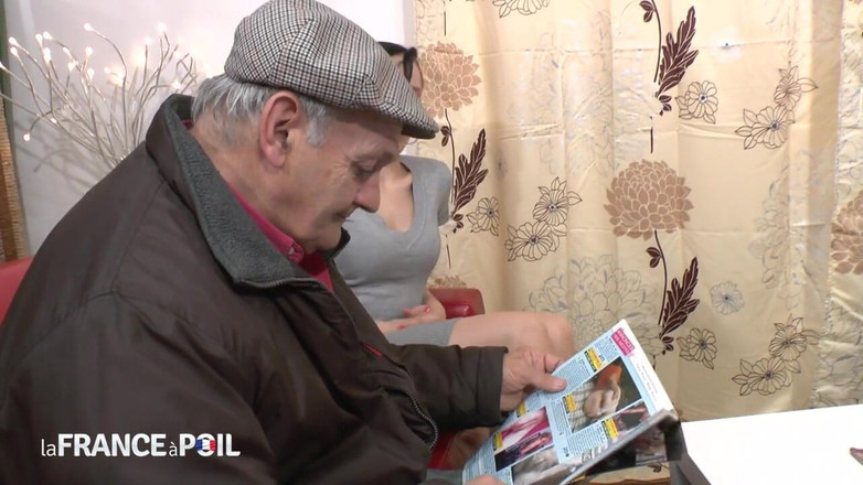 Papy Viewer: Nadržená brunetka šuká starého muže v čekárně