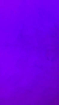 Pipe En POV Sous Une Lumière Néon Par La Star Du Porno Latina Mianins
