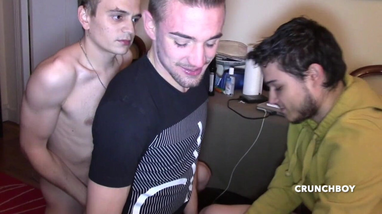 Gaybareback: Briccio zerżnięta przez 2 seksowne proste twinks ciekawe