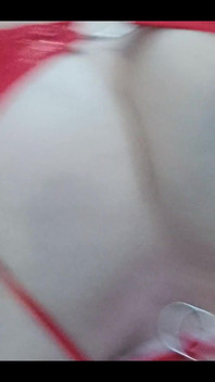 一个等待玩耍的坏女孩