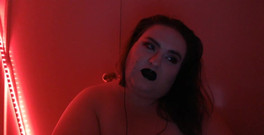 LaLaDelilah: prostě to omylem natočil. Ani se neptejte, co je mi...