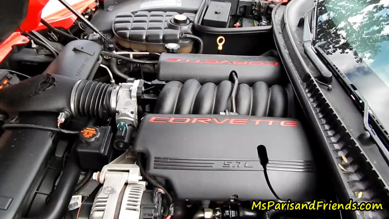 Ms Paris and Friends: Corvette Revving zažhaví její motor