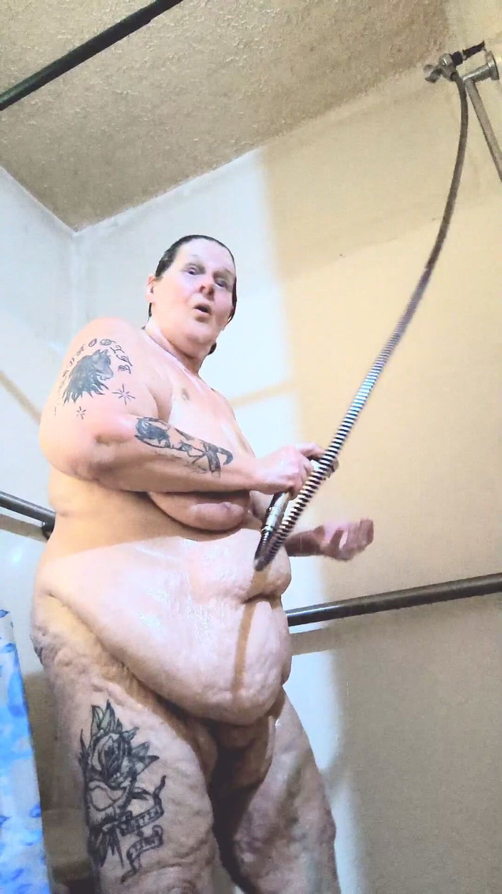 HerculesnVENUS: यह एक साबुनी स्थिति है जब वह शॉवर मास्टरबेशन है