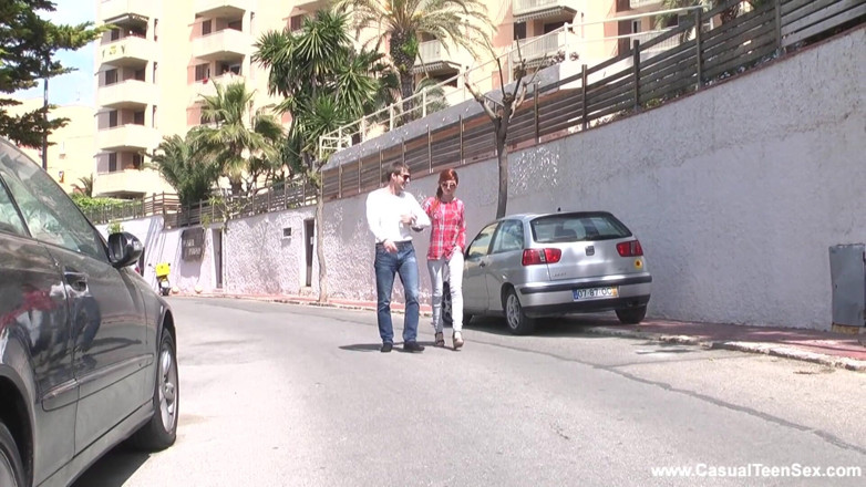 Casual Teen Sex: Sesso fantastico con teeny bollente