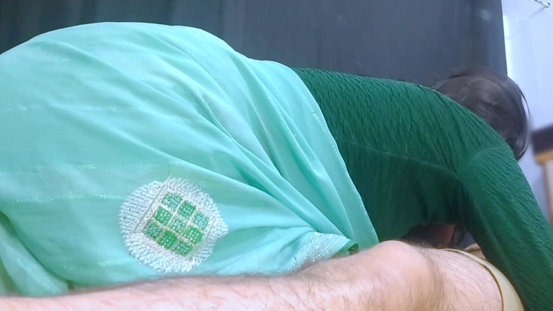 Beatricee: Napalona Bhabhi powiedziała, że pieprzyć mnie kochanie, proszę, zjedz mnie słodkie...