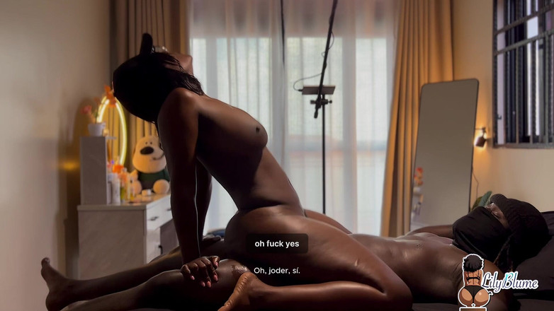 Afrocummy: 在他让我射了两次后，我在几秒钟内让他很快射精