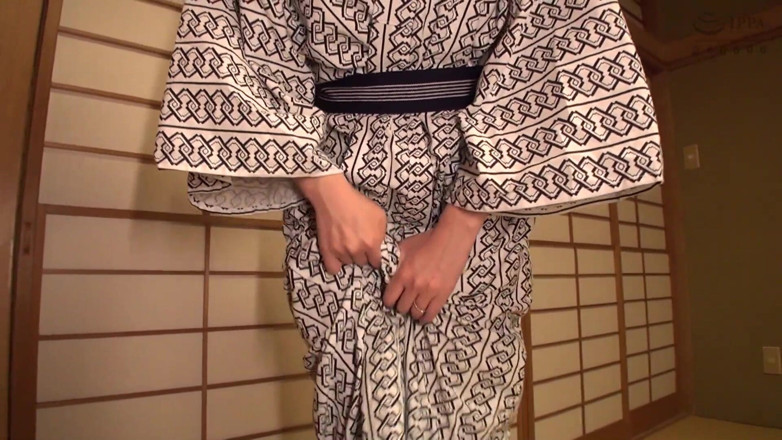 Raptor Inc: Zelfs een oude dame zoals ik krijgt haar ondergoed. Getrouwde...