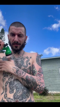 Upload Again dengan Keterangan Berbeda: Mandi di Taman. Anda Harus Mematuhi Aturan