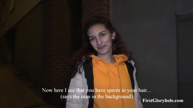 First Gloryhole: Mladá macecha Lilien - 9 polykaných dávek spermatu (celé video)