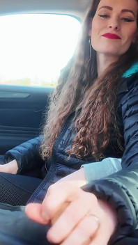 Đi taxi bất ngờ - có một cái lỗ trong quần của anh ấy