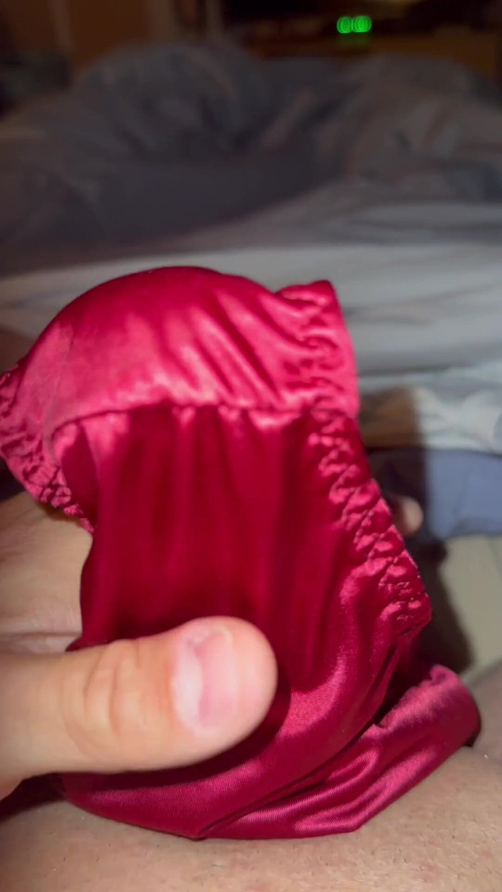 Bigbrook45: Mutandine di raso rosse